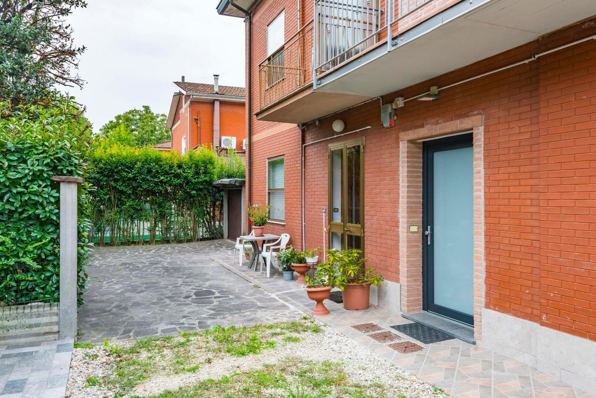 Stile E Comfort In Citta Con Wi-Fi Carpi Exterior photo